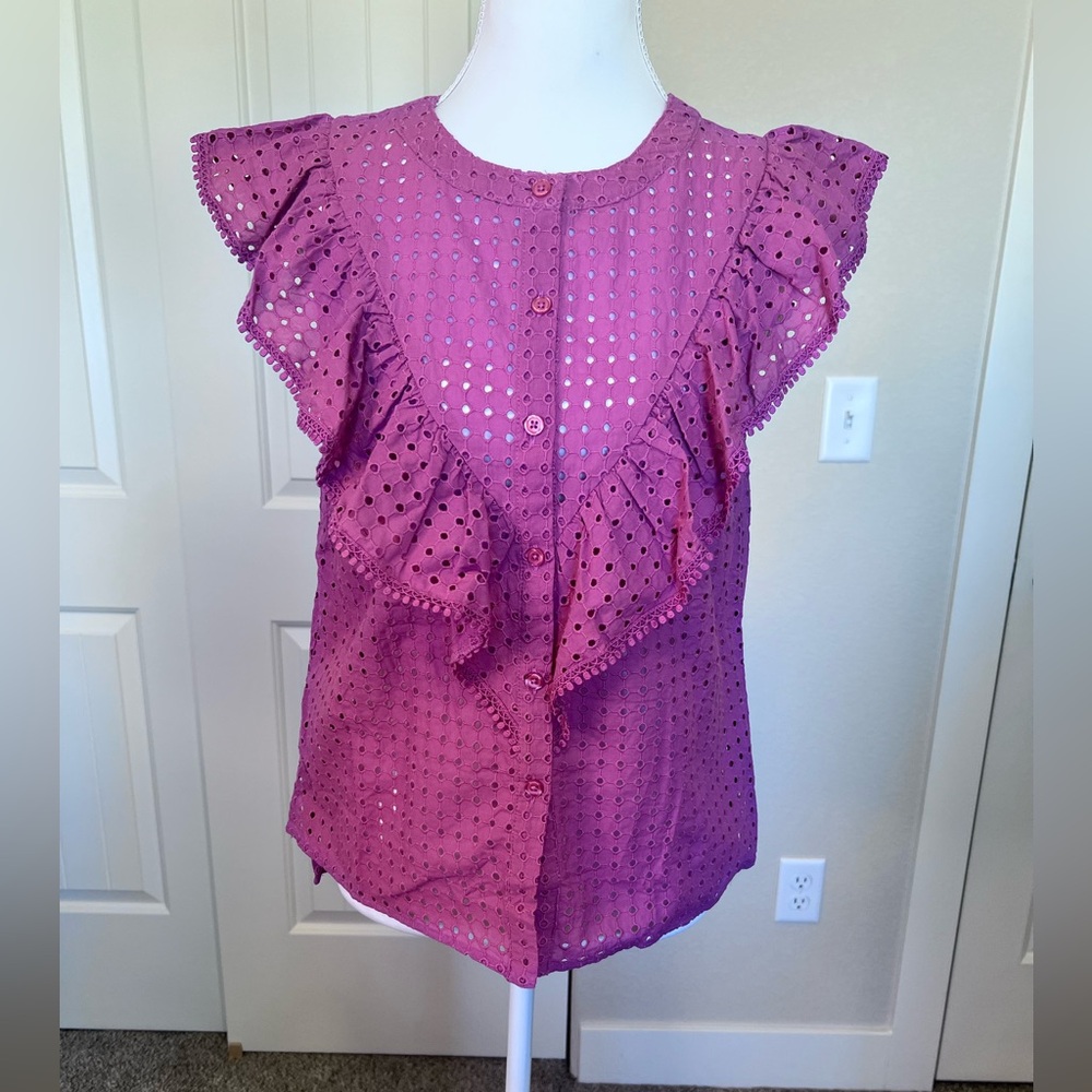 BCBGMaxazria NWT Eyelet Purple Bodacious Button up Ruffle Sleeveless Top Small